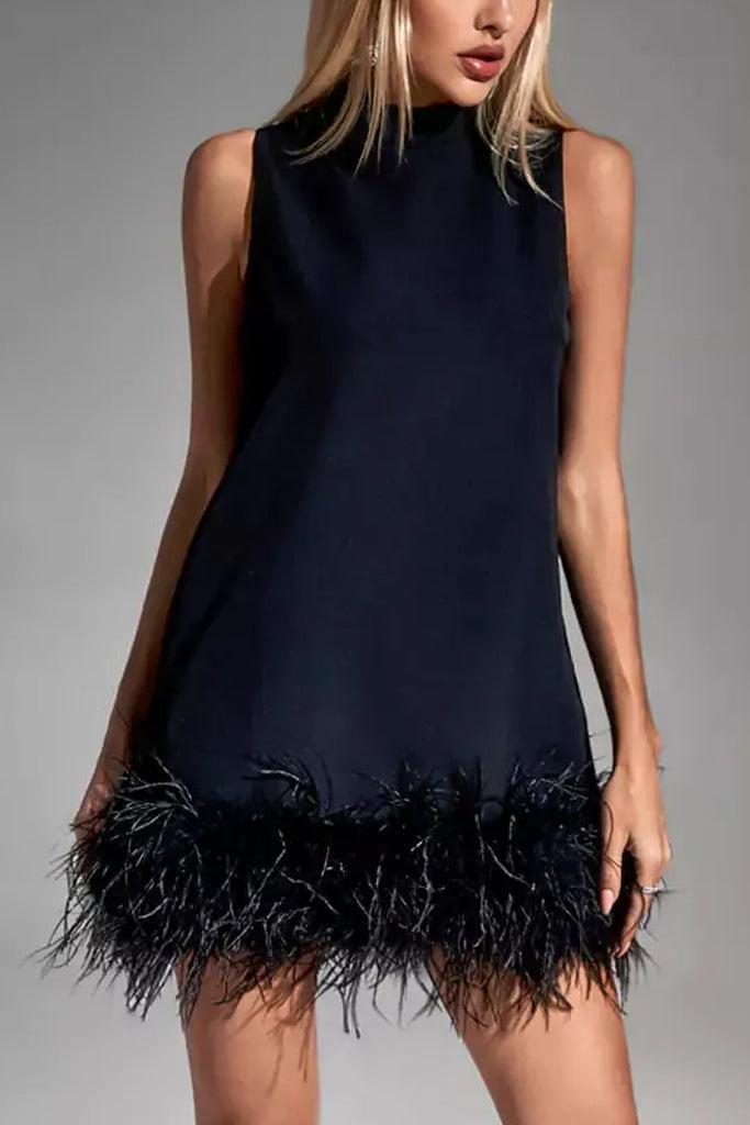 Minivestido negro con plumas de nutria