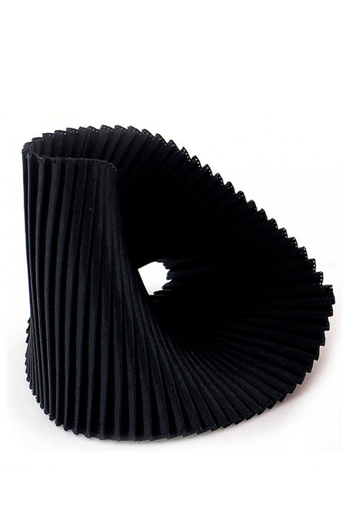 Pulsera de Tela de Conchas con Pliegues