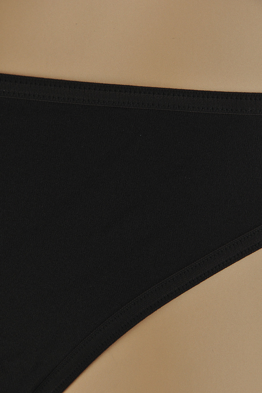 Μαύρο Στρινγκ - Wolford Satin De Luxe 61803  | Γυναικεία Εσώρουχα